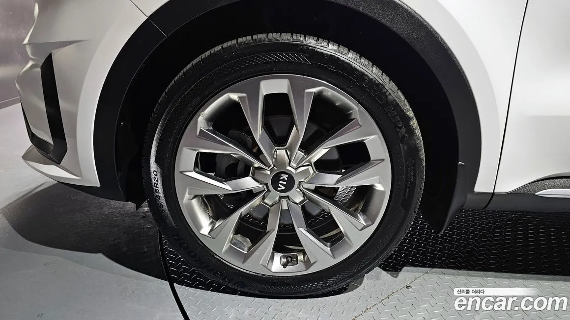 Kia Sorento — фото 6