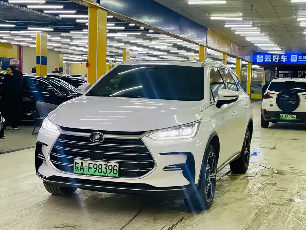 BYD Tang New Energy — фото 1