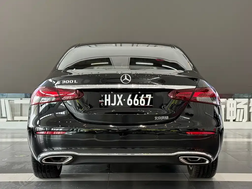Mercedes-Benz E-Class — фото 3