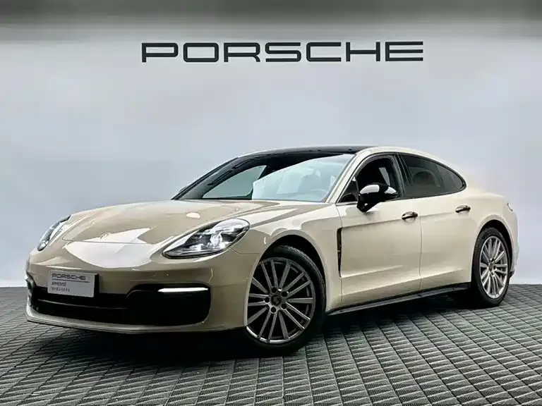 Porsche Panamera — фото 1