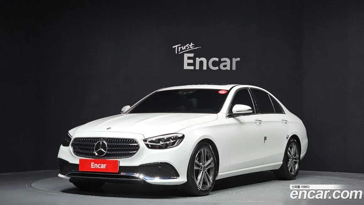 Mercedes-Benz E-Class — фото 1