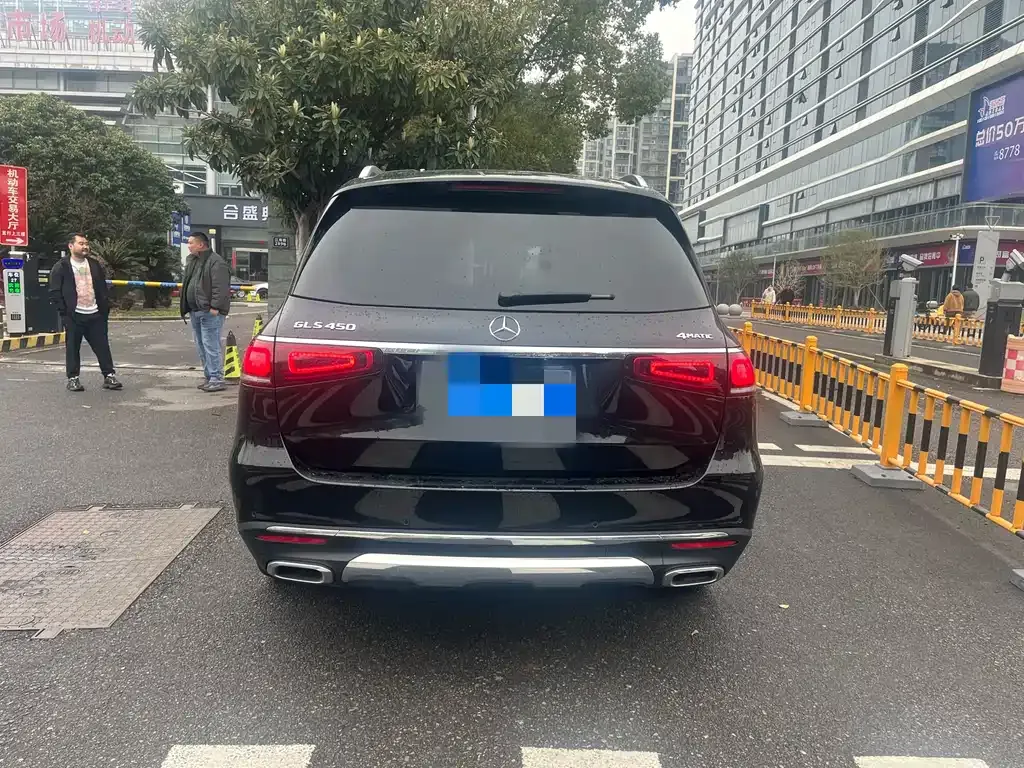 Mercedes-Benz GLS — фото 9