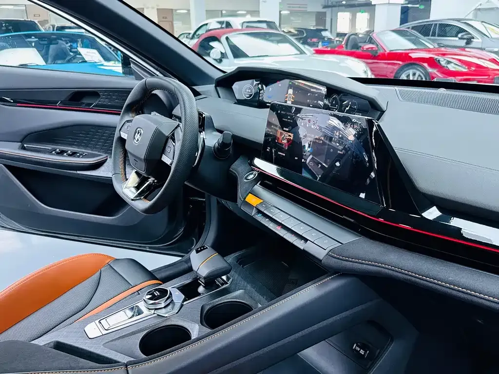 Changan UNI-V 2025 из CN, фото 8