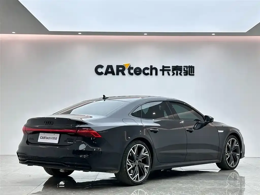 Audi A7L — фото 5