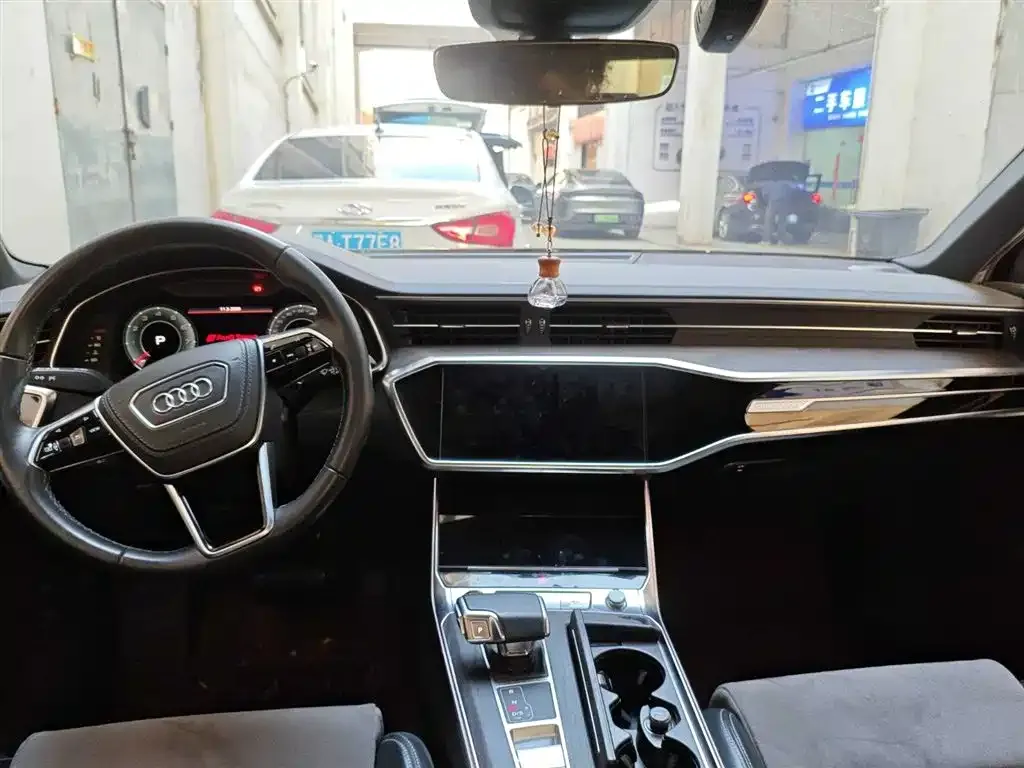 Audi A6L — фото 2