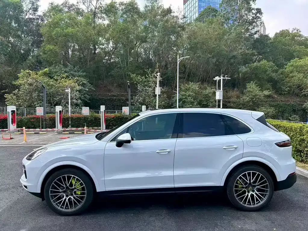 Porsche Cayenne Hybrid — фото 6