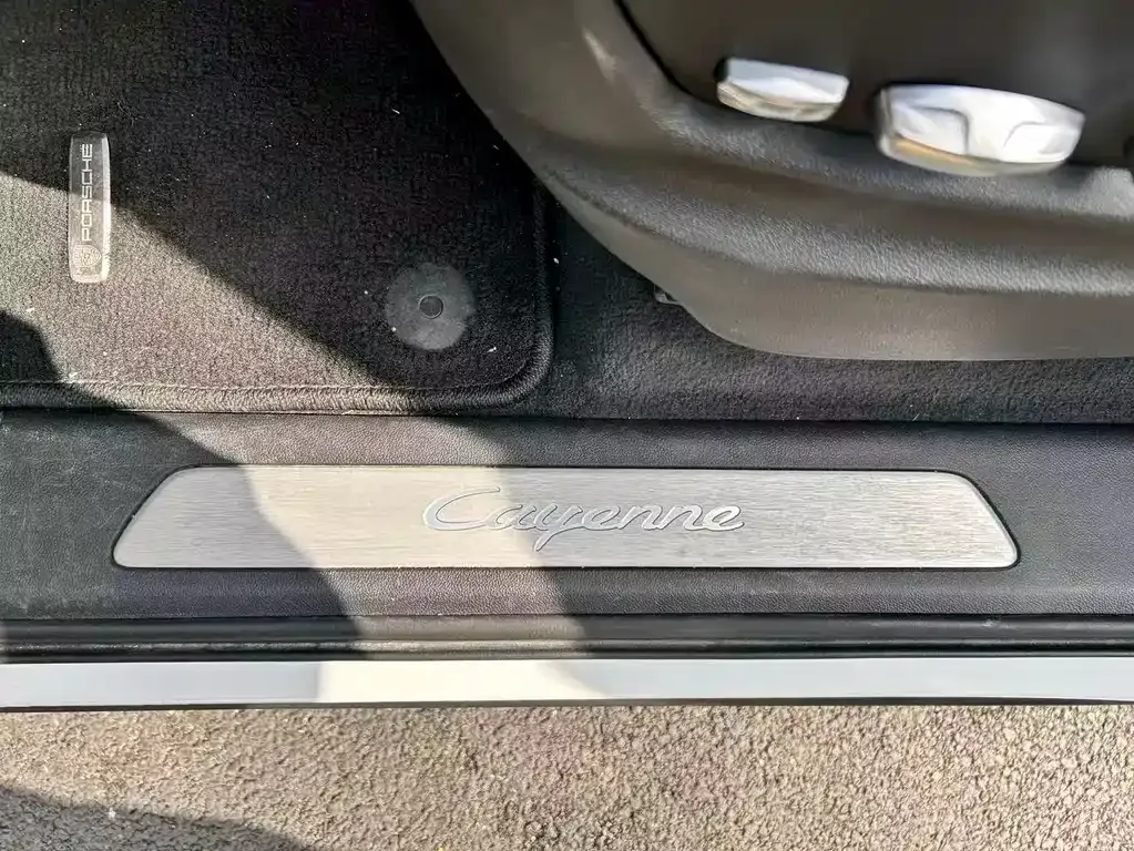 Porsche Cayenne Hybrid — фото 10
