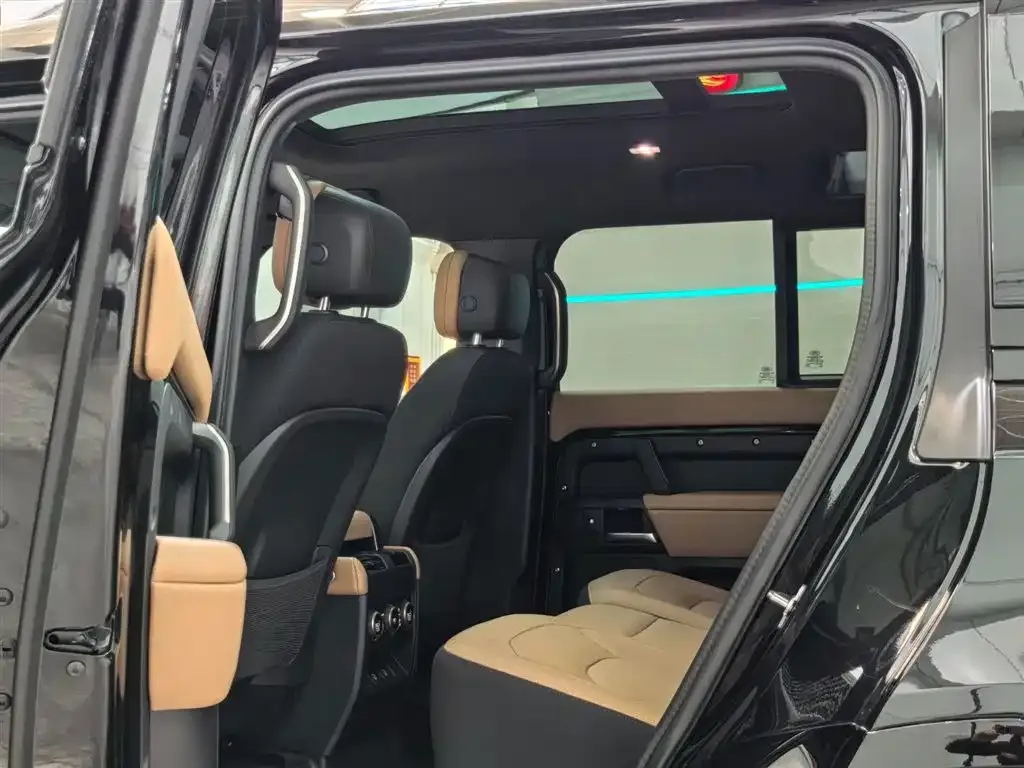 Land Rover Defender — фото 6