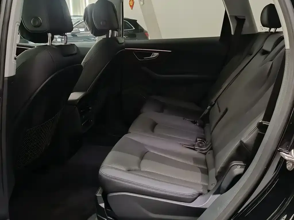 Audi Q7 2024 из CN, фото 9