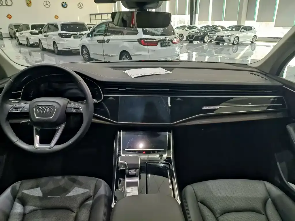 Audi Q7 2024 из CN, фото 3