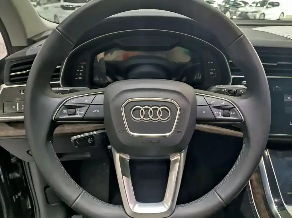 Audi Q7 2024 из CN, фото 5