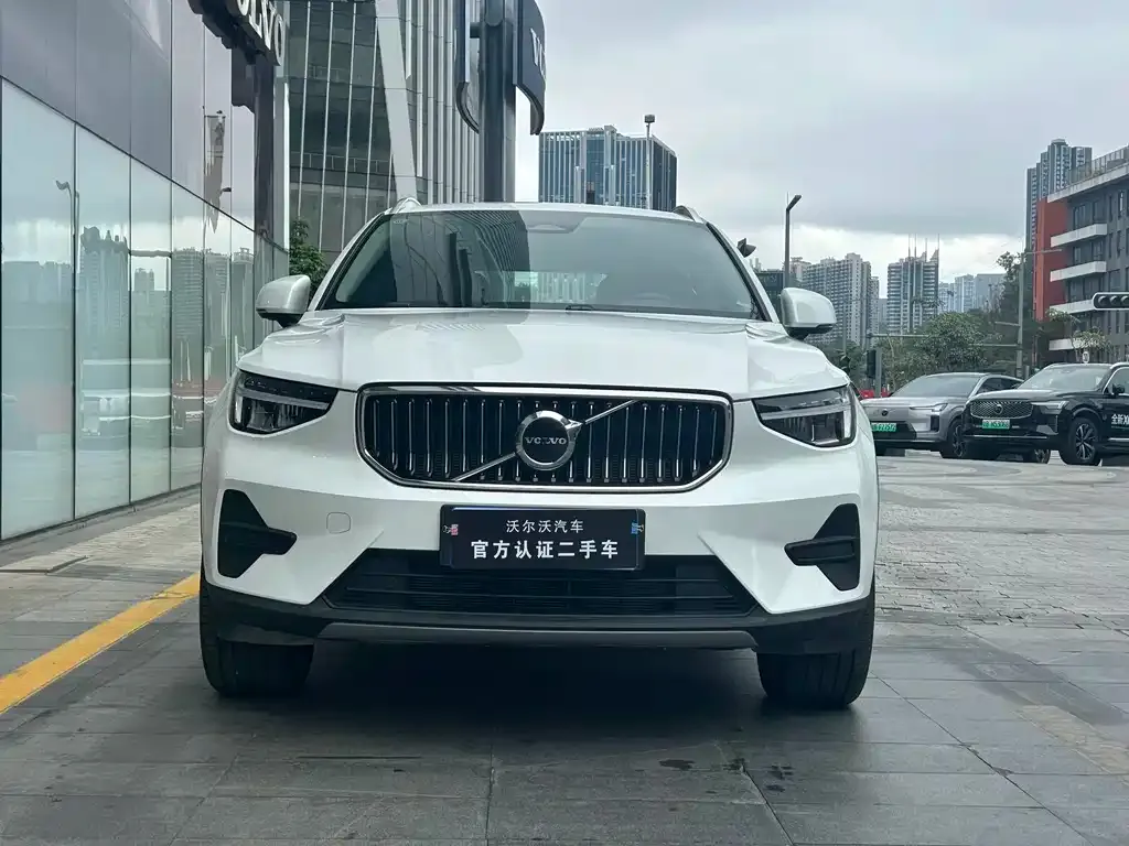 Volvo XC40 — фото 6