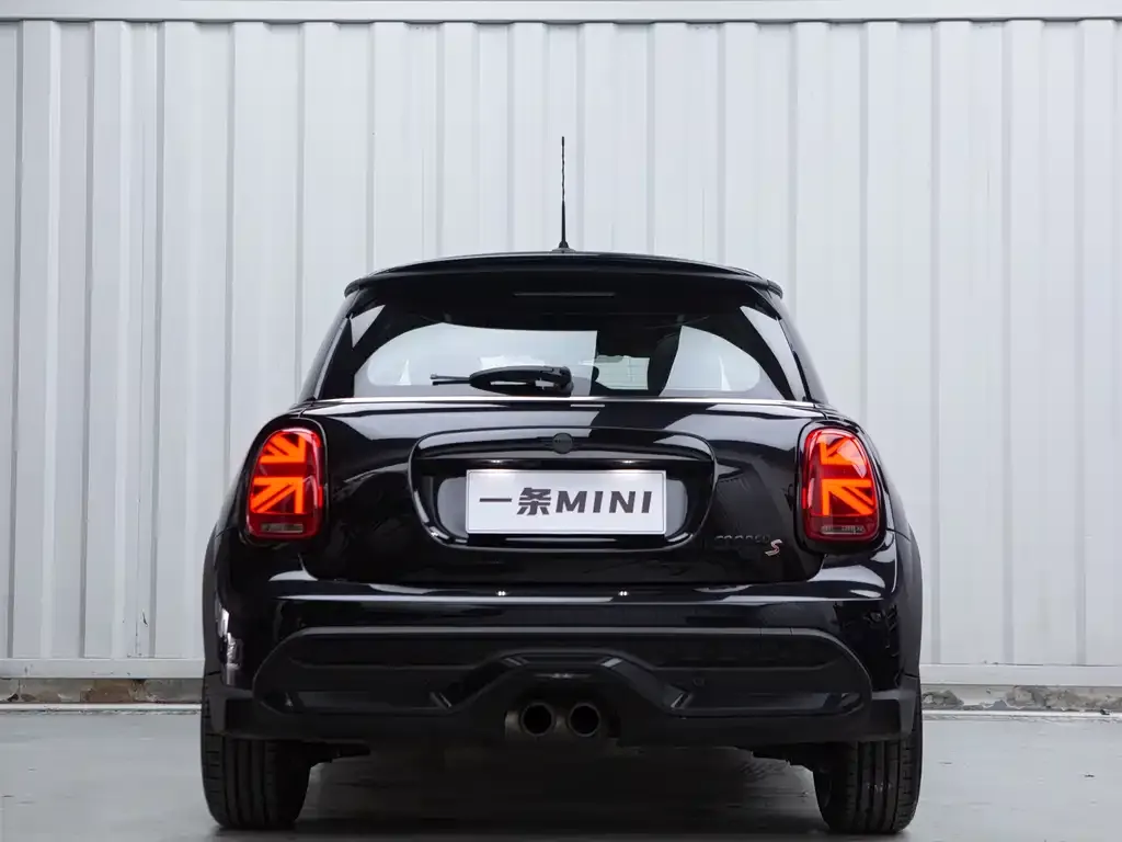 MINI Cooper (3-door) 2024 из CN, фото 2