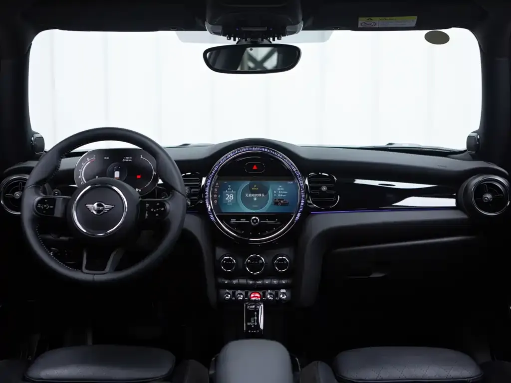 MINI Cooper (3-door) 2024 из CN, фото 4