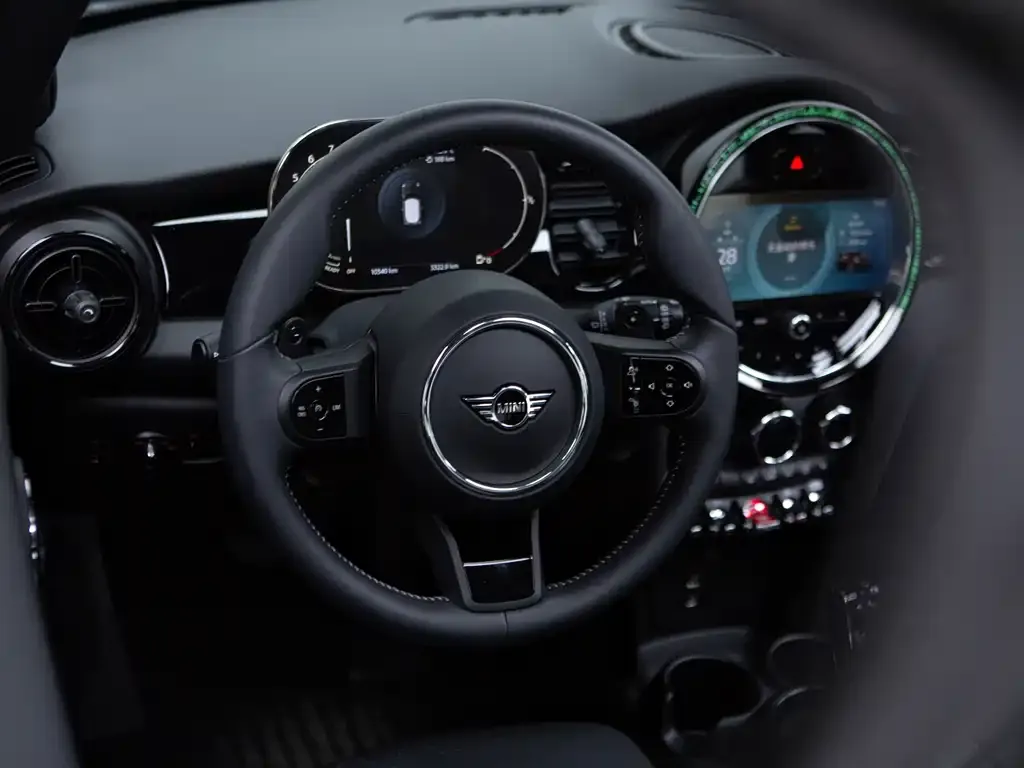 MINI Cooper (3-door) 2024 из CN, фото 3