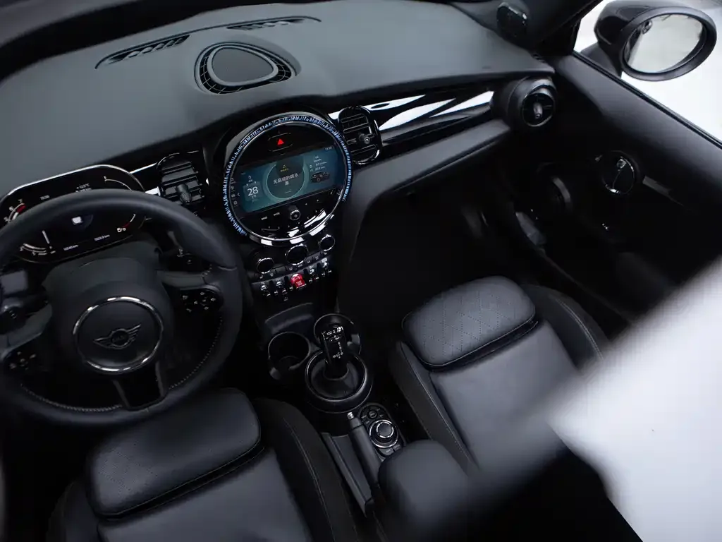 MINI Cooper (3-door) 2024 из CN, фото 6