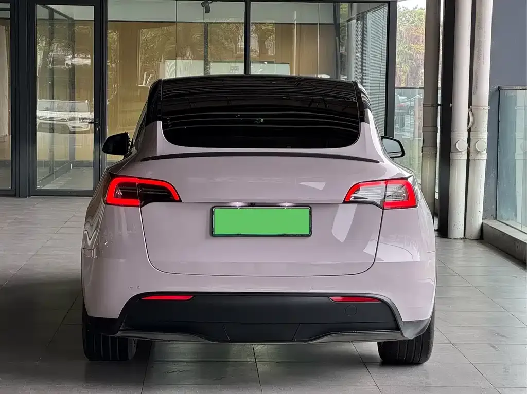 Tesla Model Y 2023 из CN, фото 3