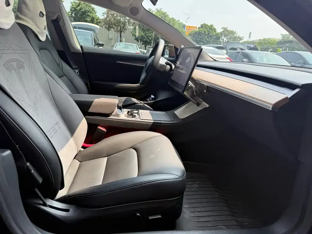 Tesla Model 3 — фото 3