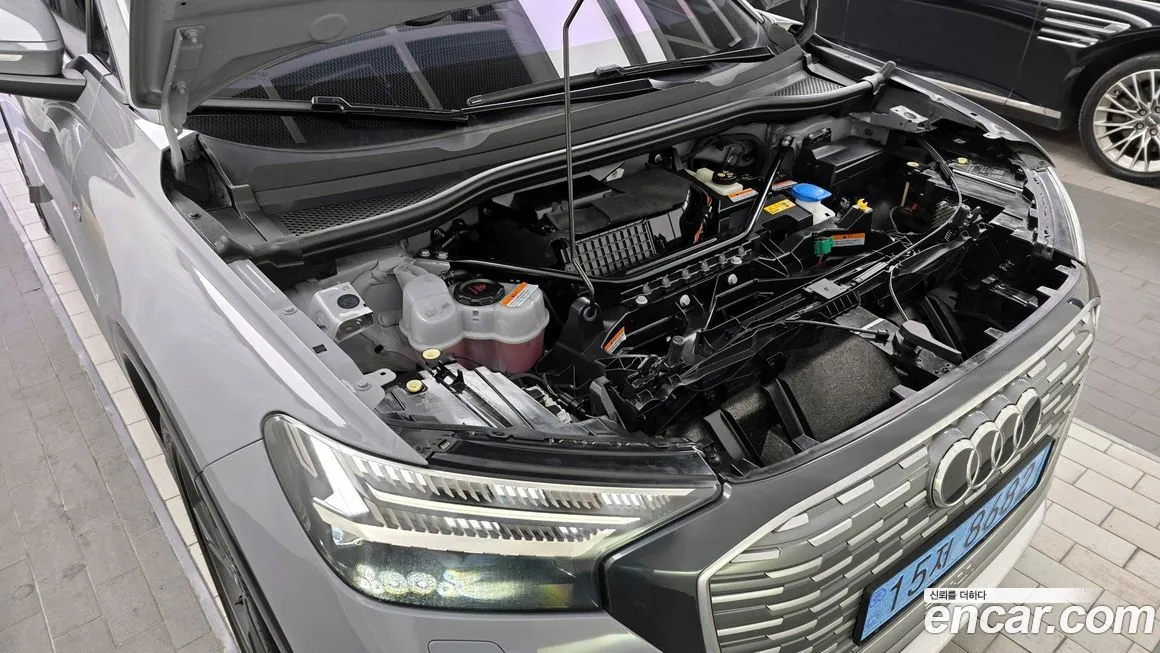 Audi Q4 e-tron — фото 10