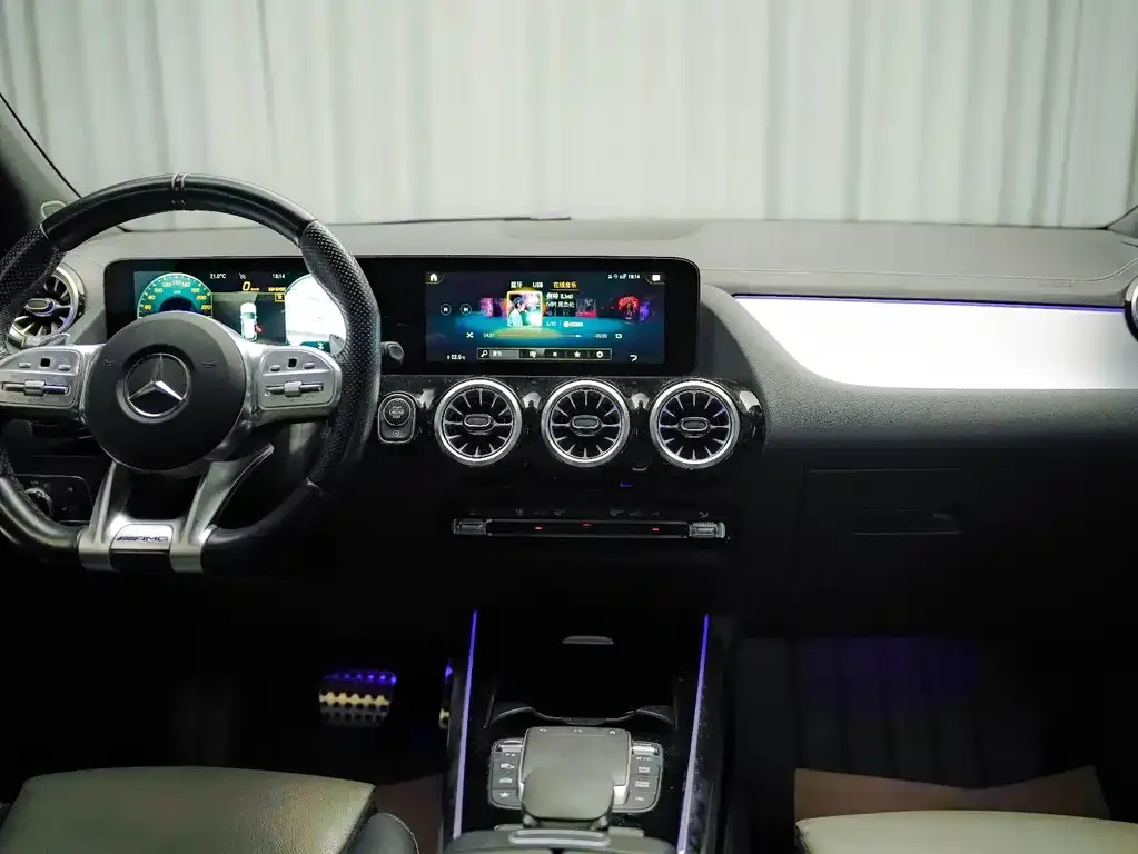 Mercedes-Benz GLA AMG — фото 8