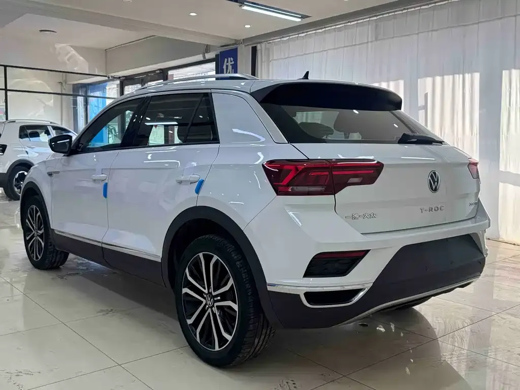 Volkswagen T-Roc — фото 4