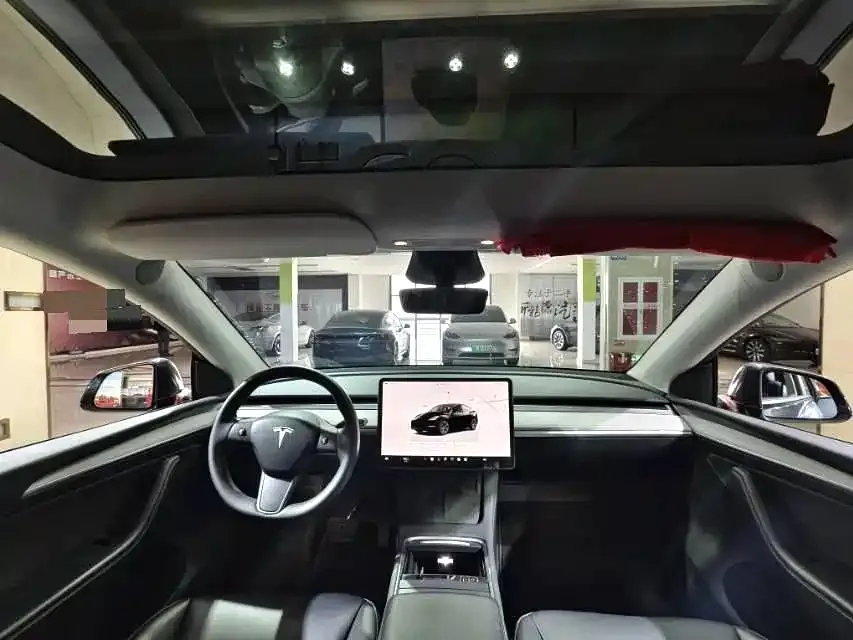 Tesla Model Y — фото 4