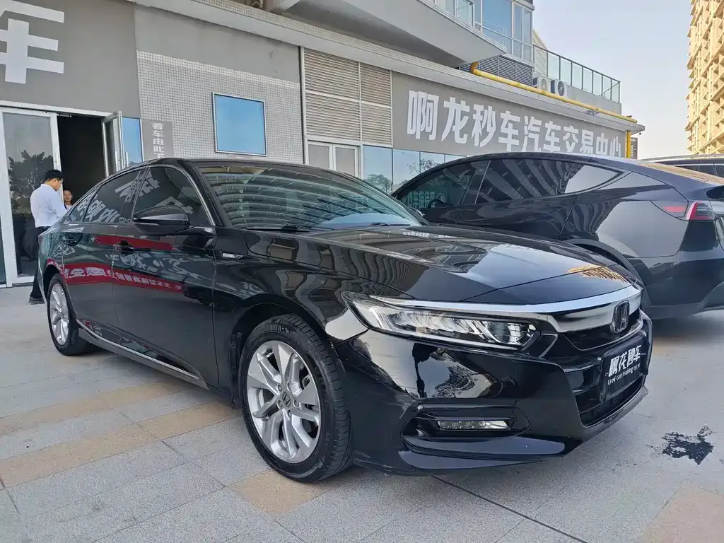 Honda Accord — фото 7