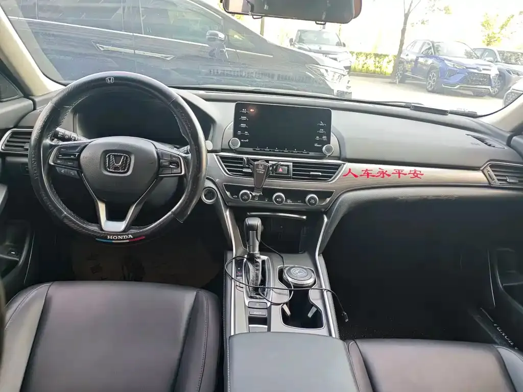 Honda Accord — фото 9