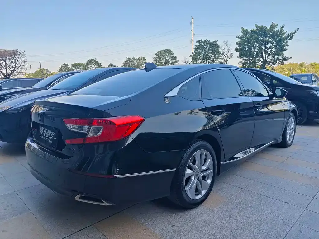 Honda Accord — фото 5