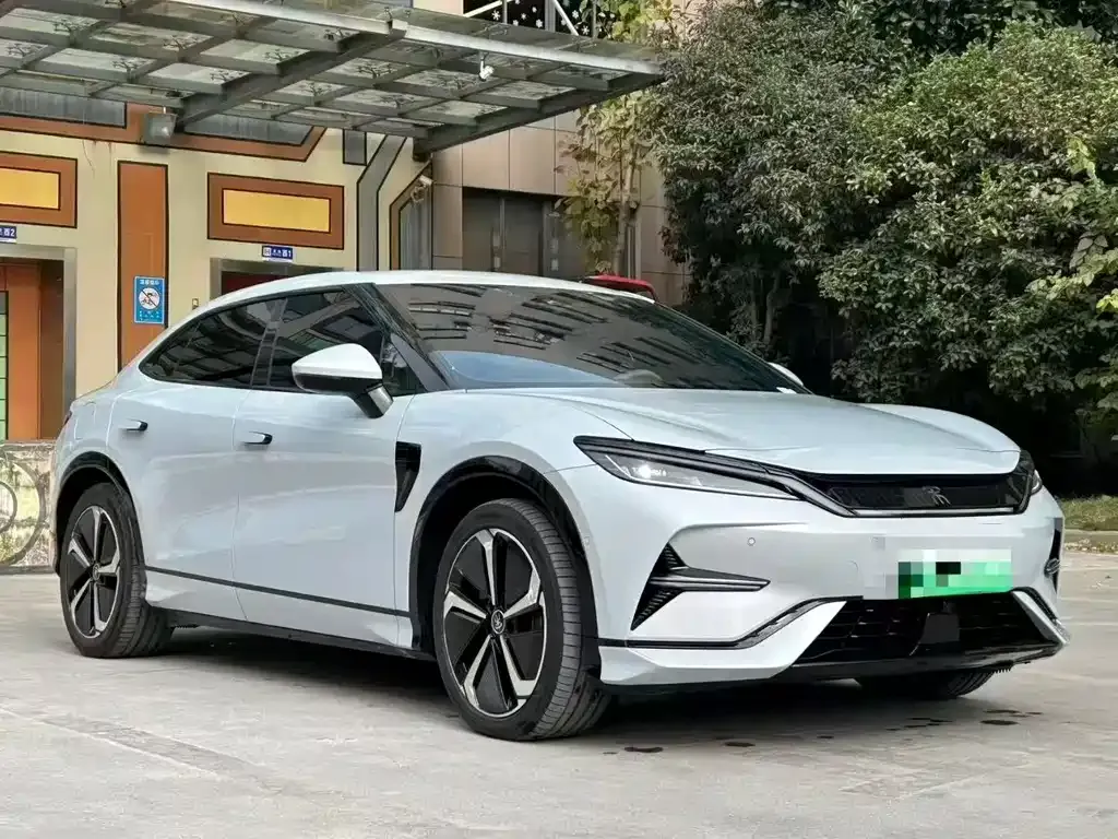 BYD L EV — фото 6