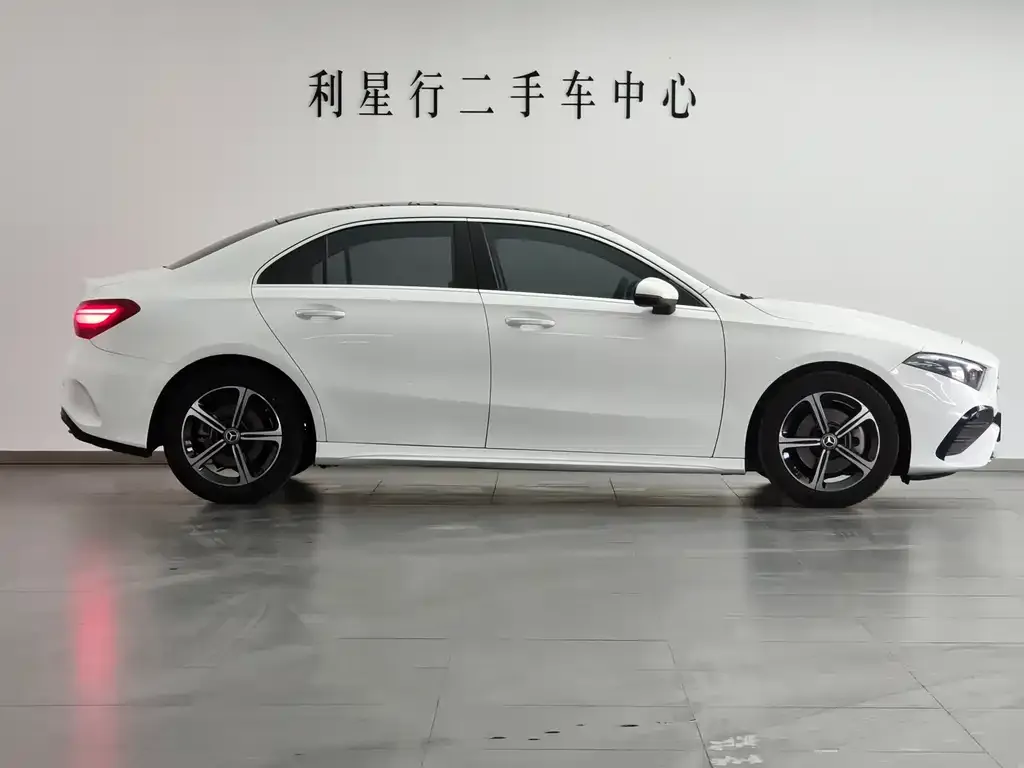 Mercedes-Benz A-Class 2024 из CN, фото 5
