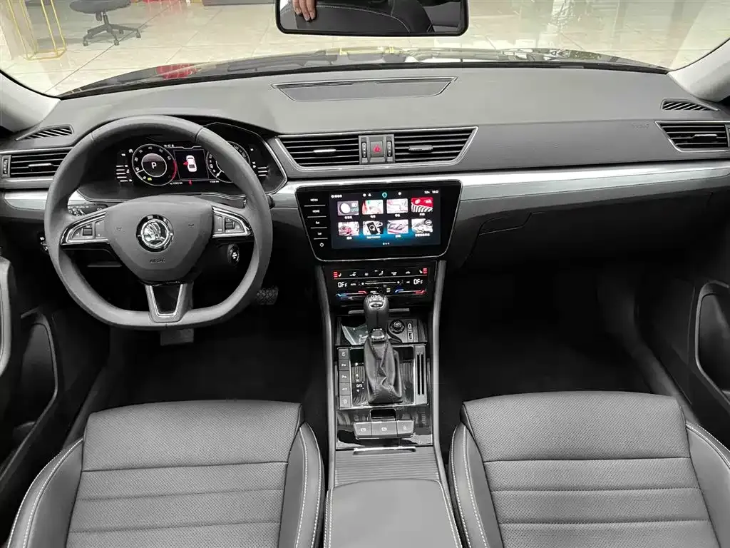 Skoda Superb 2024 из CN, фото 4