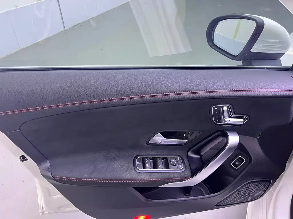 Mercedes-Benz CLA (Import) — фото 10
