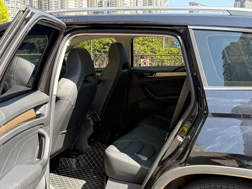 Skoda Kodiaq 2023 из CN, фото 2