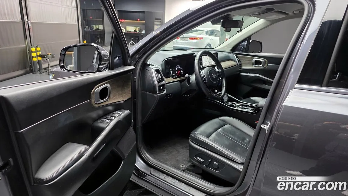 Kia Sorento — фото 9