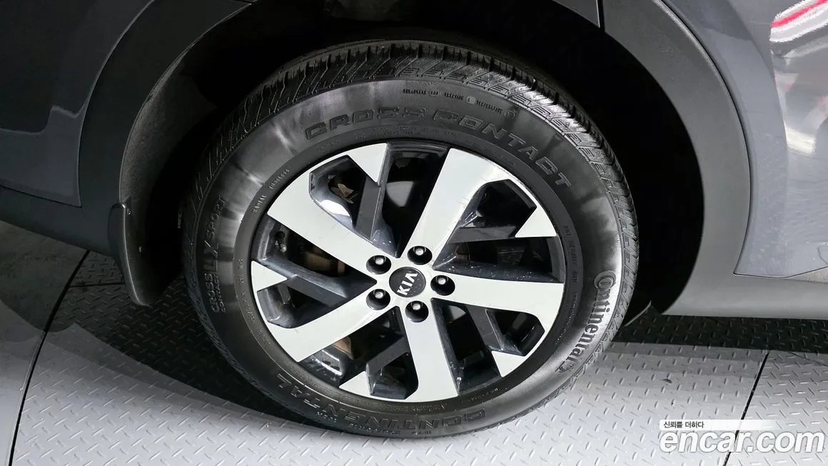 Kia Sorento — фото 7