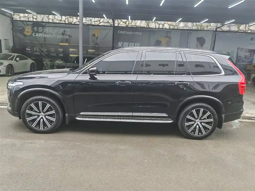 Volvo XC90 — фото 9