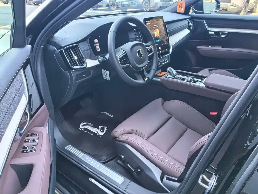 Volvo S90 2025 из CN, фото 6