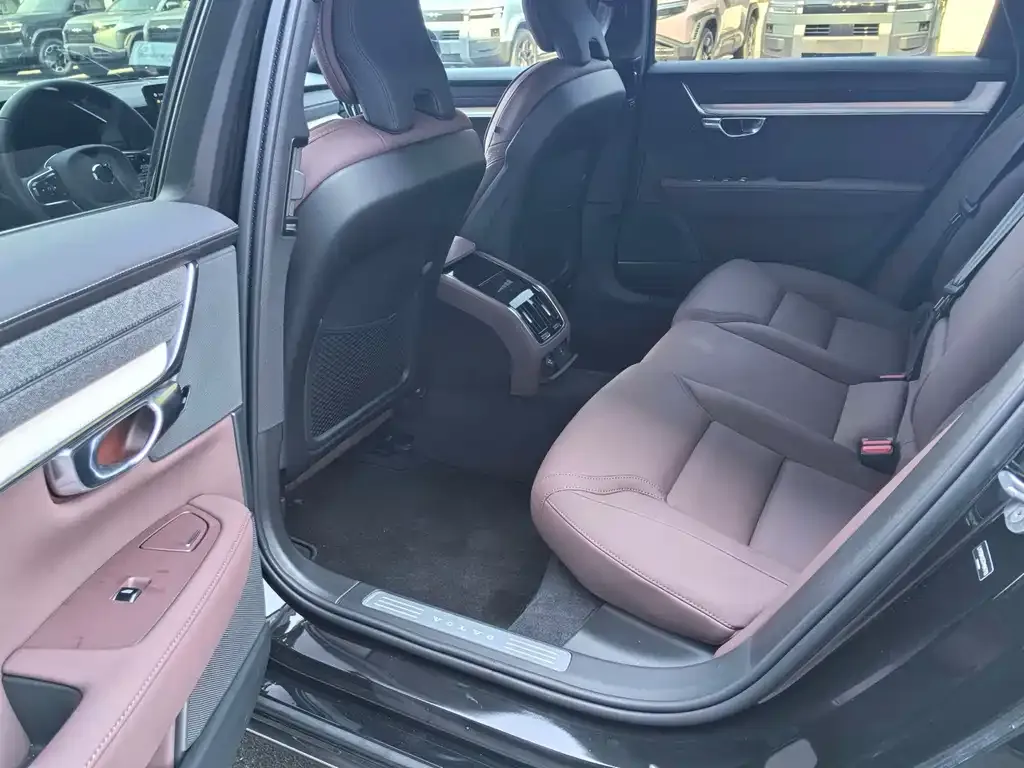 Volvo S90 2025 из CN, фото 2
