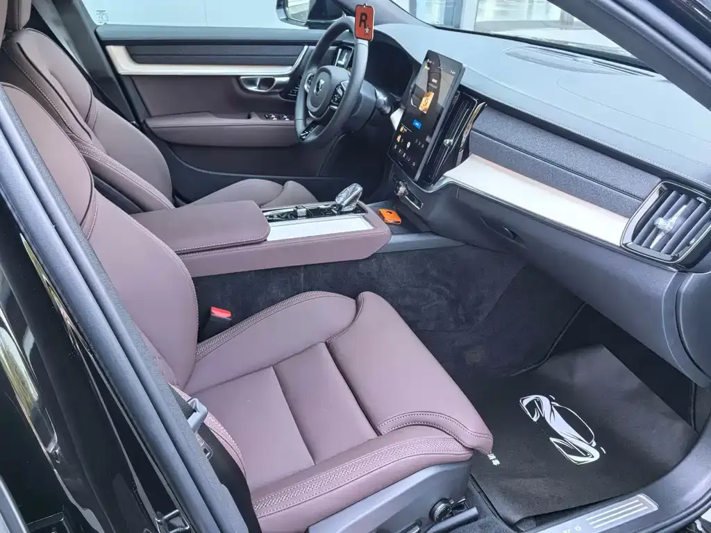 Volvo S90 2025 из CN, фото 9