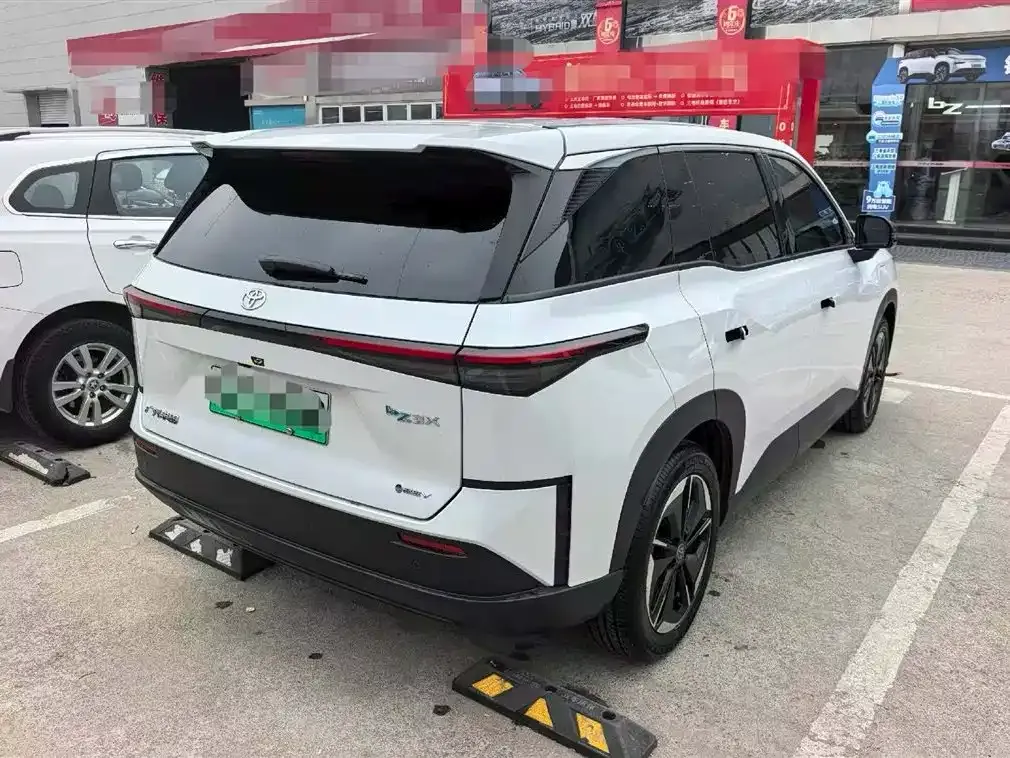 Toyota Platinum 3X 2025 из CN, фото 5