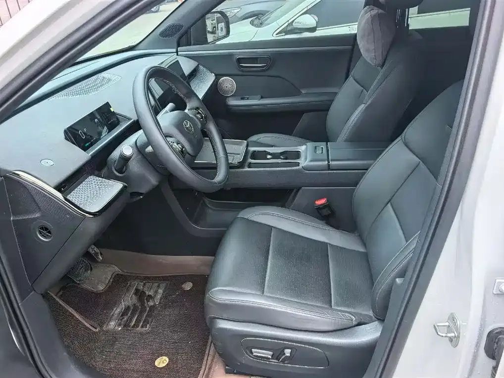 Toyota Platinum 3X 2025 из CN, фото 3