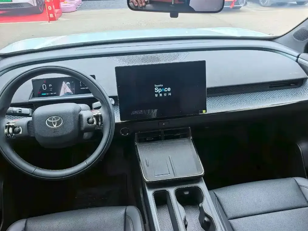 Toyota Platinum 3X 2025 из CN, фото 6