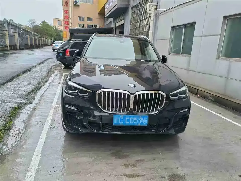 BMW X5 (Import) — фото 2