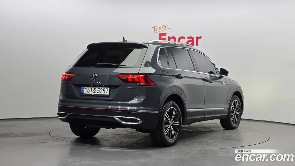 Volkswagen Tiguan 2021 из KR, фото 10