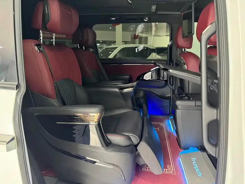 GAC Motor Trumpchi M8 — фото 10