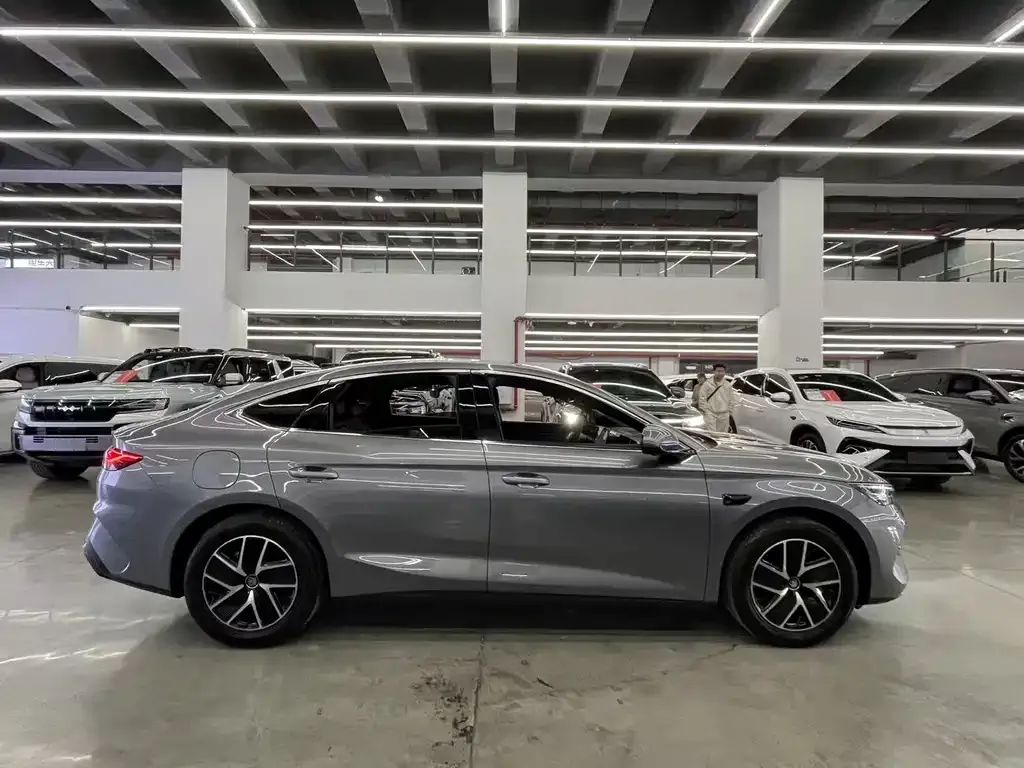 BYD Qin L — фото 7