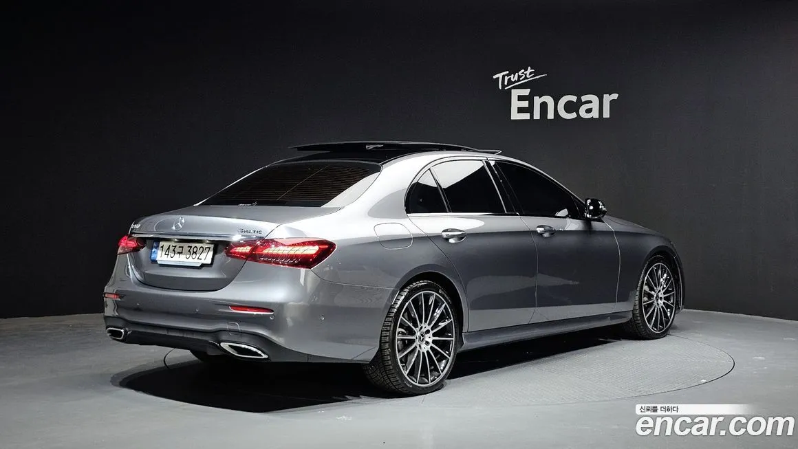 Mercedes-Benz E-Class — фото 5