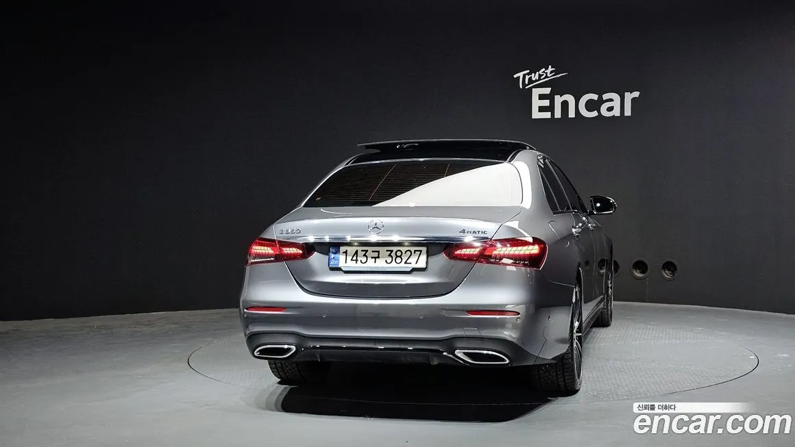 Mercedes-Benz E-Class — фото 3