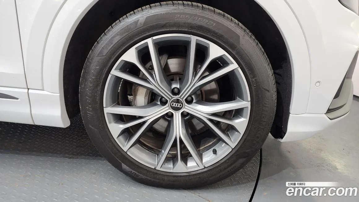 Audi Q8 2021 из KR, фото 9